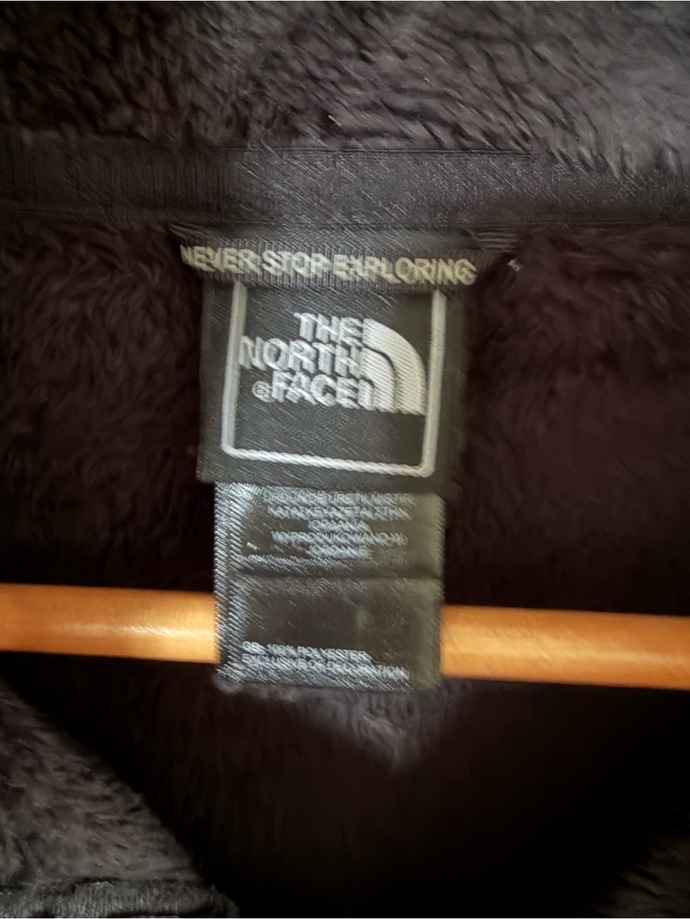North Face | Full Zip Osito Fuzzy Jacket, Black, Medium - Picture 6 of 7